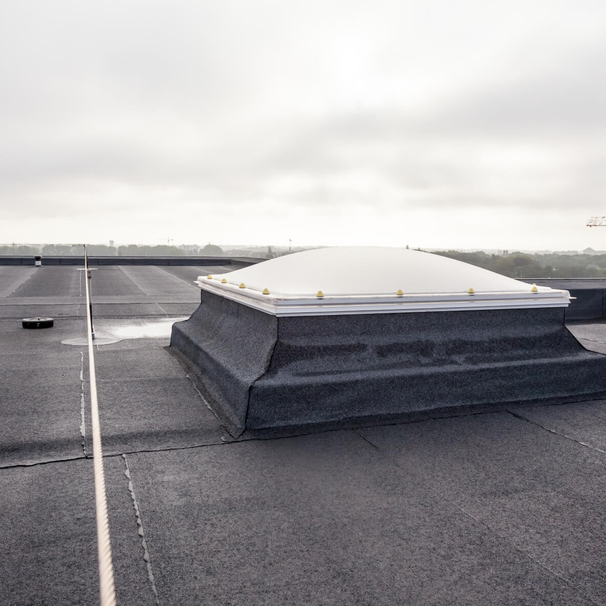 Uszczelnianie i zabezpieczanie dachów płaskich